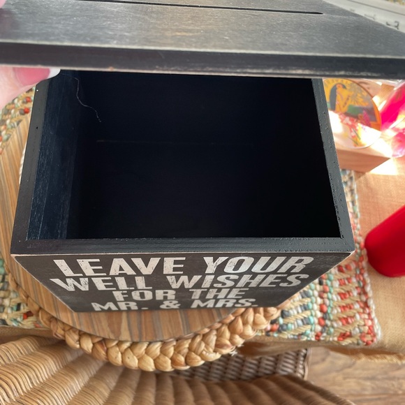 Black and white well wishes cards and box for wedding. Really cute and memorable - Picture 5 of 7